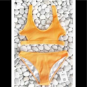 Cupshe Feather Yarn Solid Bikini Set
